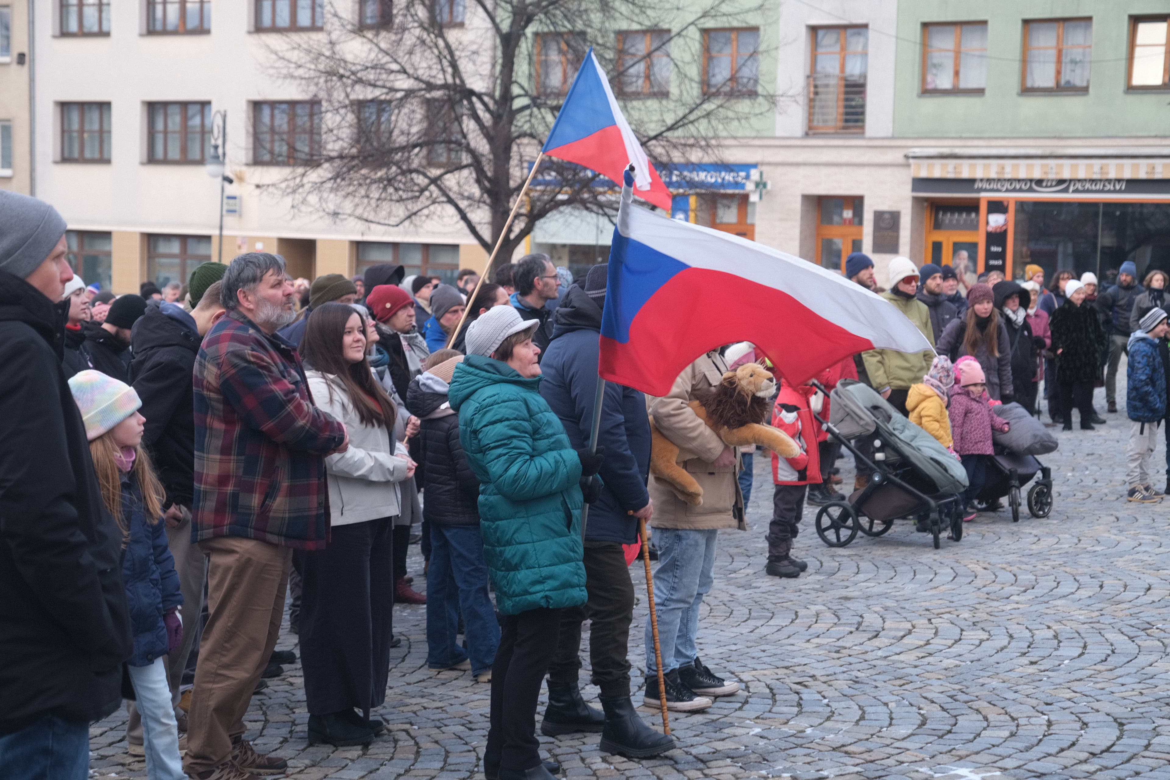 Demonstrace na podporu prezidenta přivedla na Masarykovo náměstí desítky lidí. Výzvu Milionu chvilek jich v Boskovicích podepsalo přes 650
