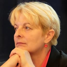 Hana Nedomová
