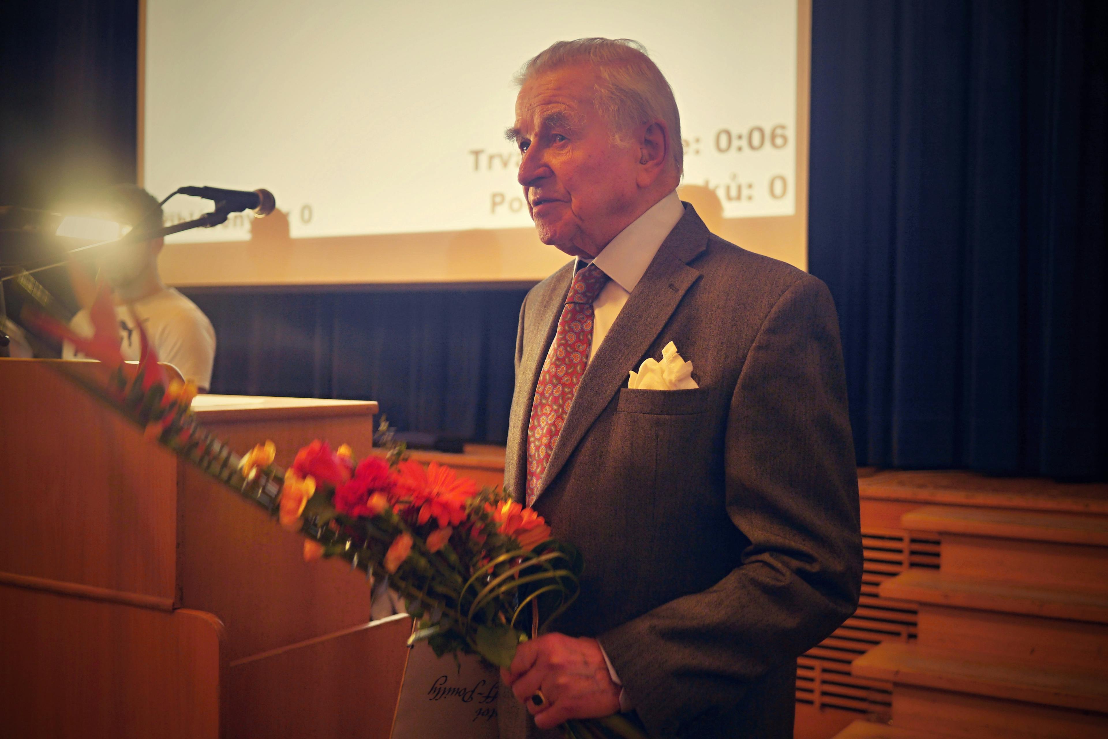 V roce 2020 Hugo Mensdorff-Pouilly převzal čestné občanství města Boskovice